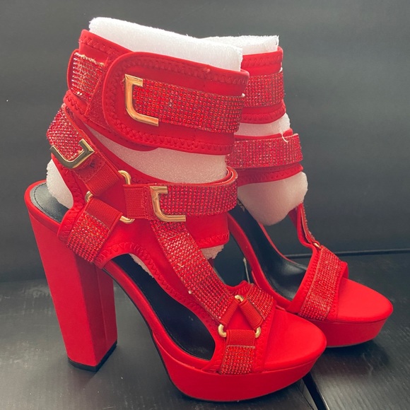 Red Sandals - Picture 2 of 3